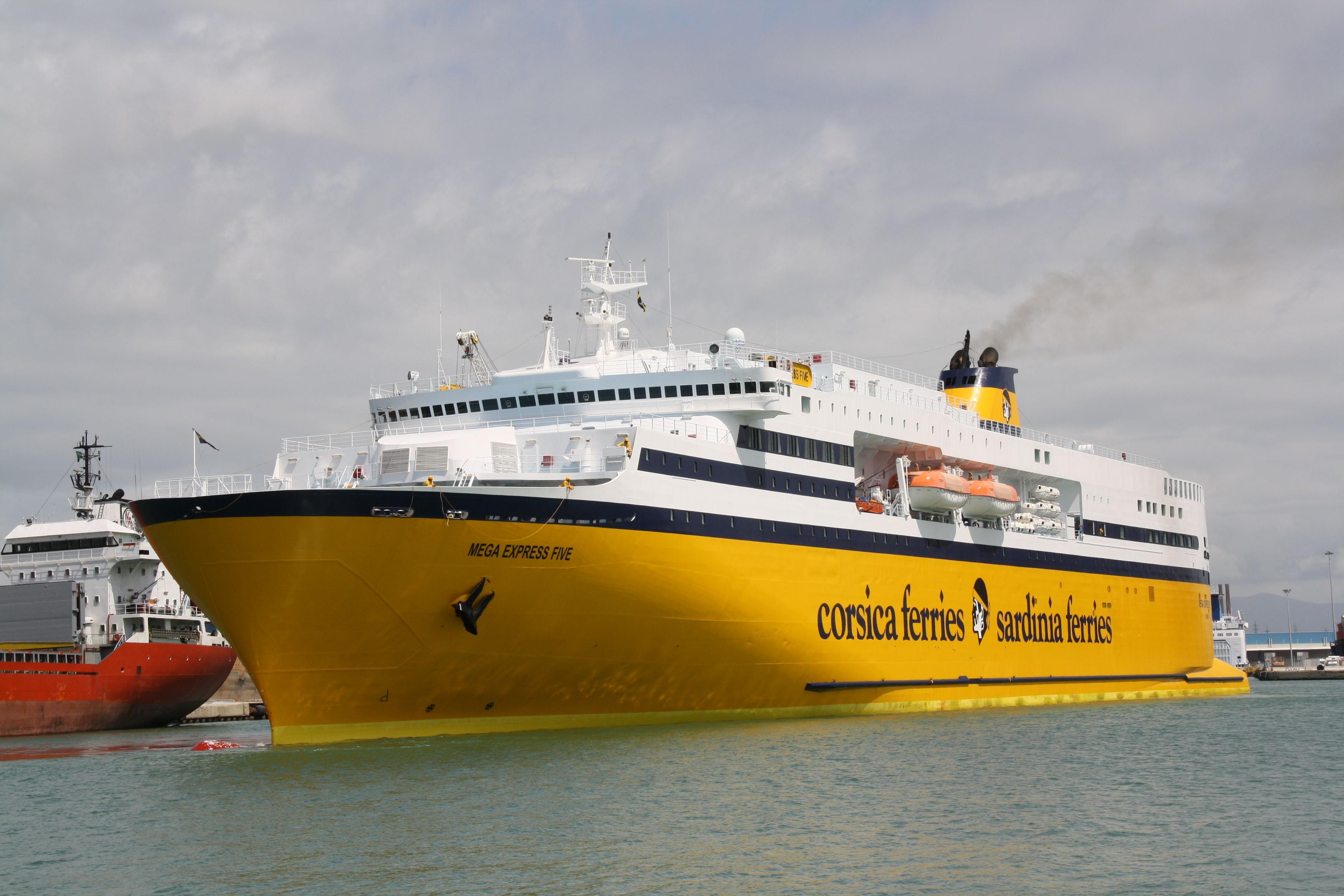 Ferry Ajaccio Tolón